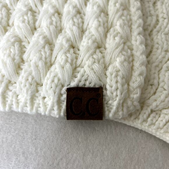 CC White Knit Scarf - Picture 4 of 5